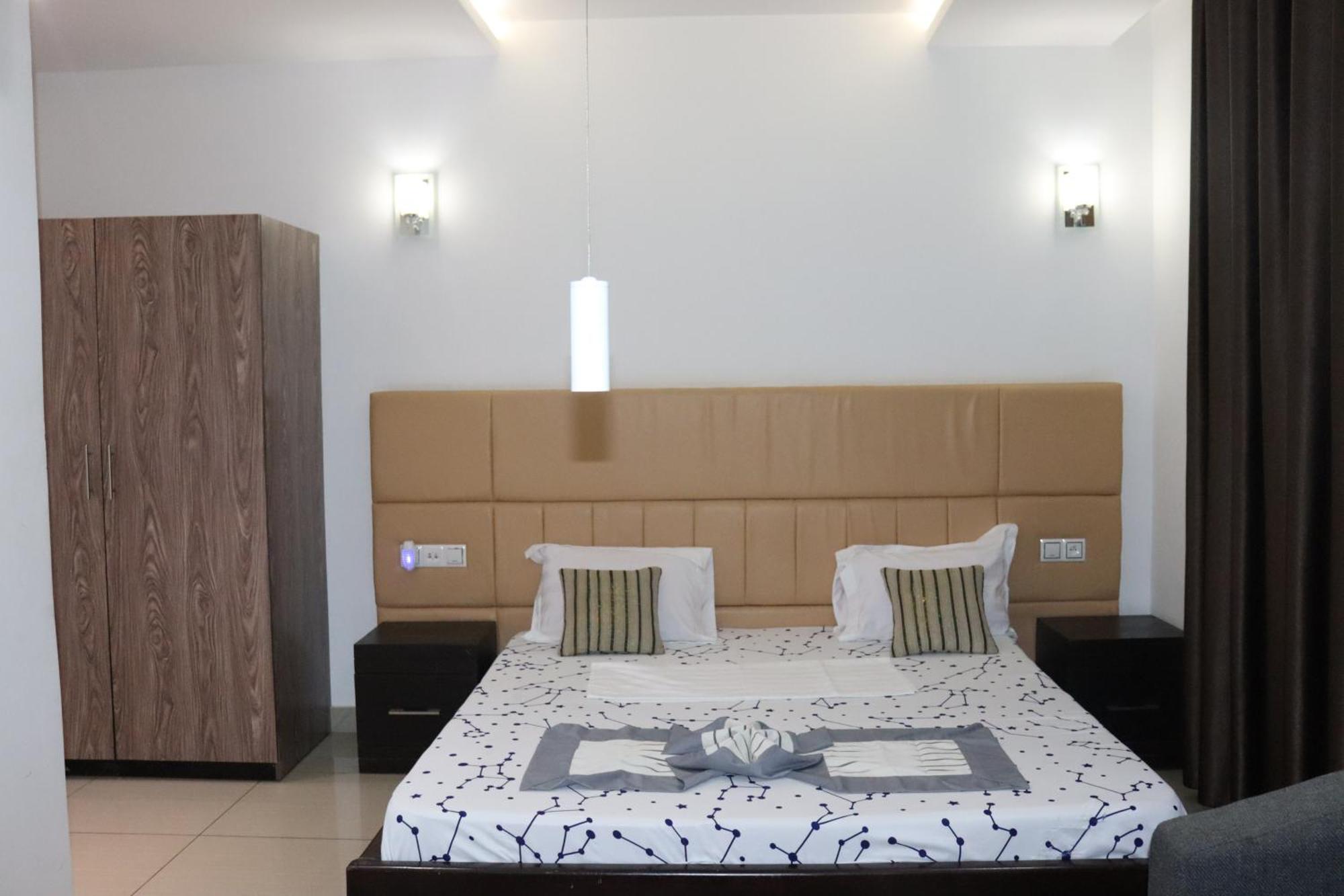 Imolease Hubert Sainte Rita Apartment Котону Екстериор снимка