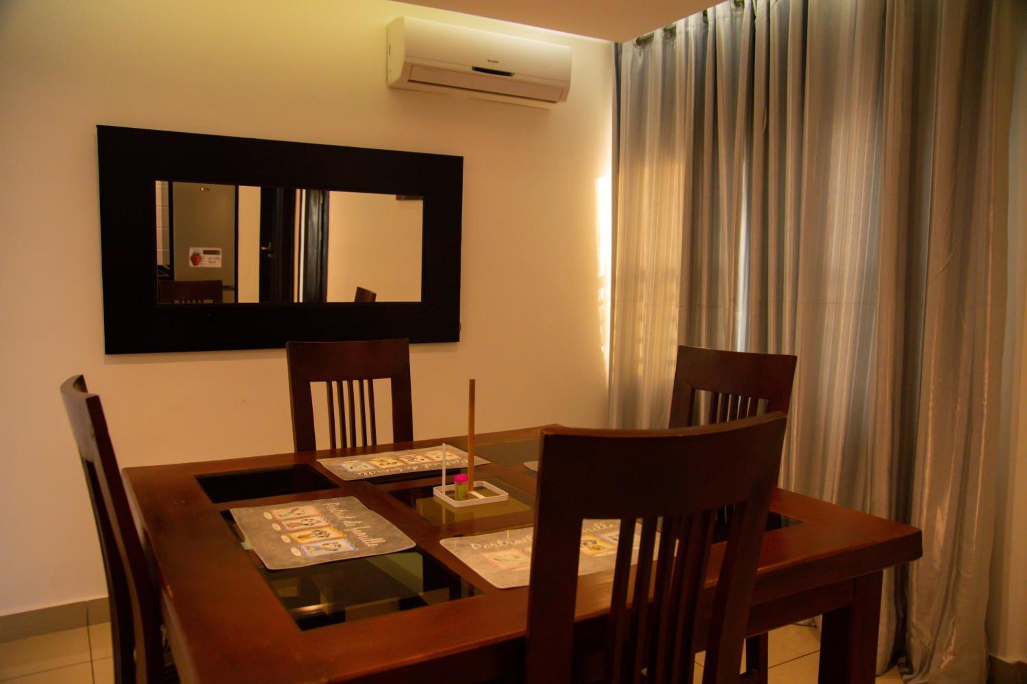 Imolease Hubert Sainte Rita Apartment Котону Екстериор снимка